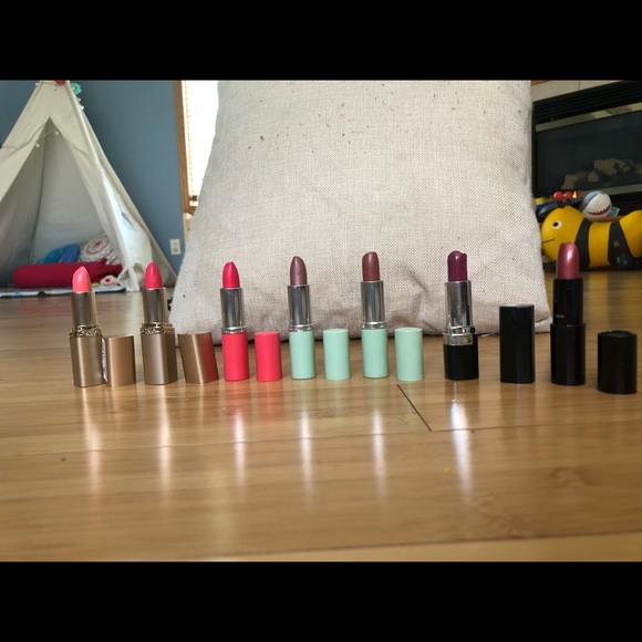 Bunch of lipsticks - Picture 1 of 4